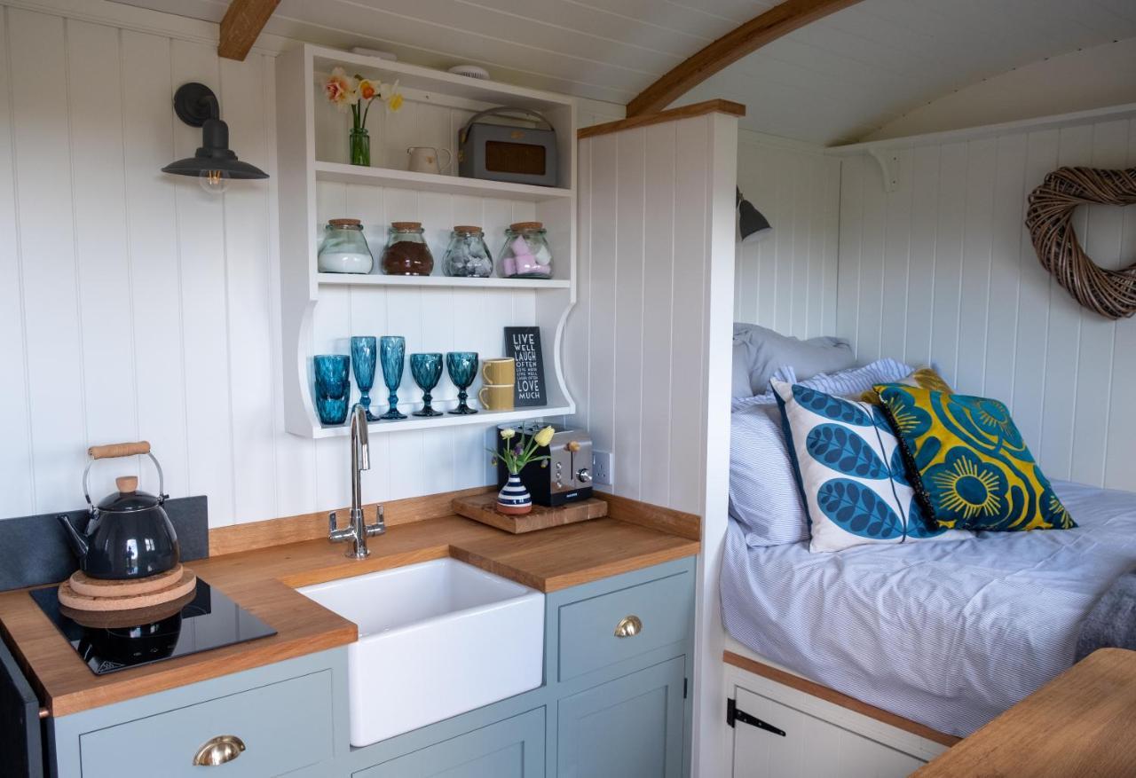 Luxury Shepherd'S Hut On Flower Farm With Outdoor Bath In Mid Cornwall Труро Экстерьер фото