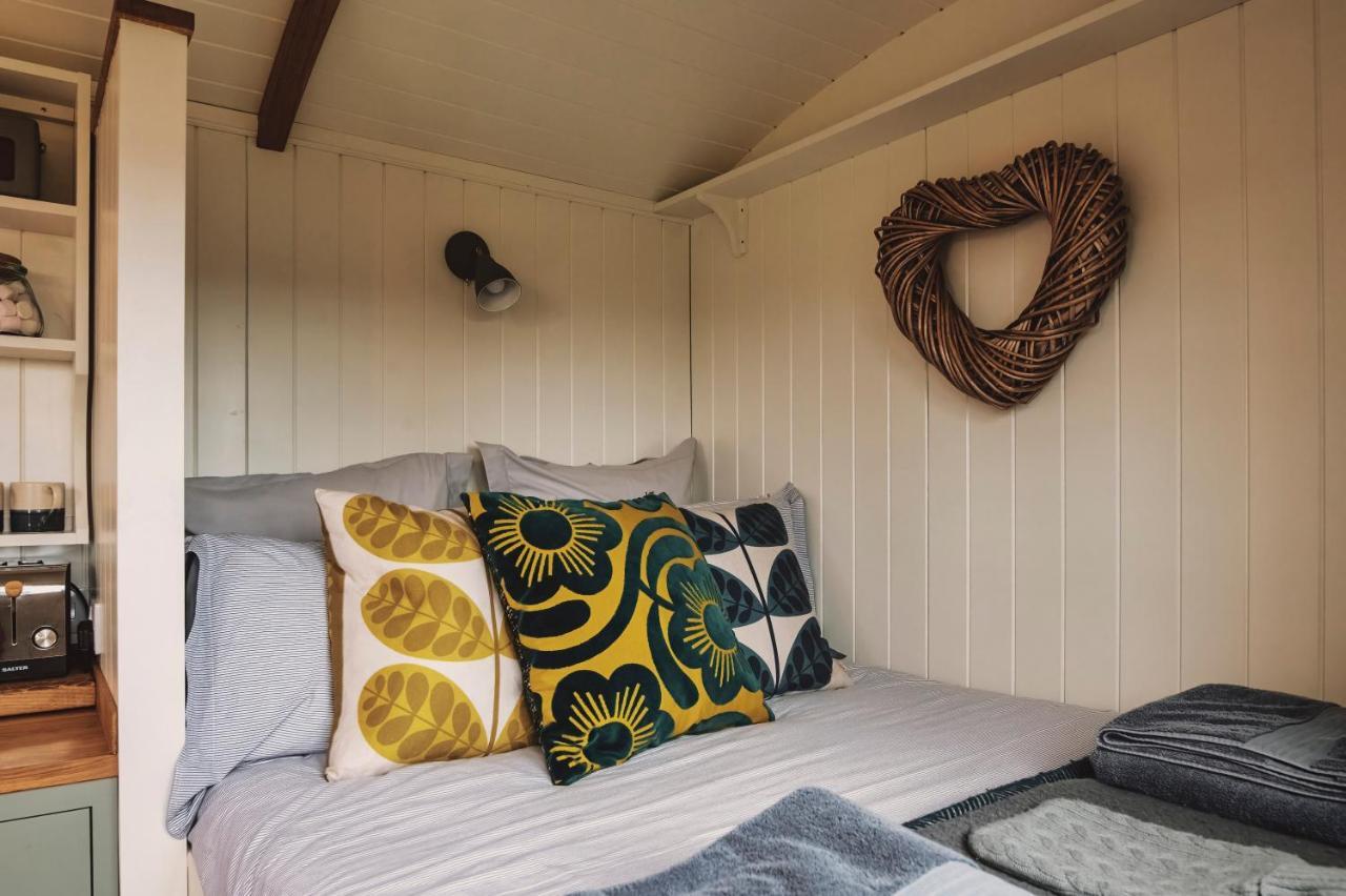Luxury Shepherd'S Hut On Flower Farm With Outdoor Bath In Mid Cornwall Труро Экстерьер фото