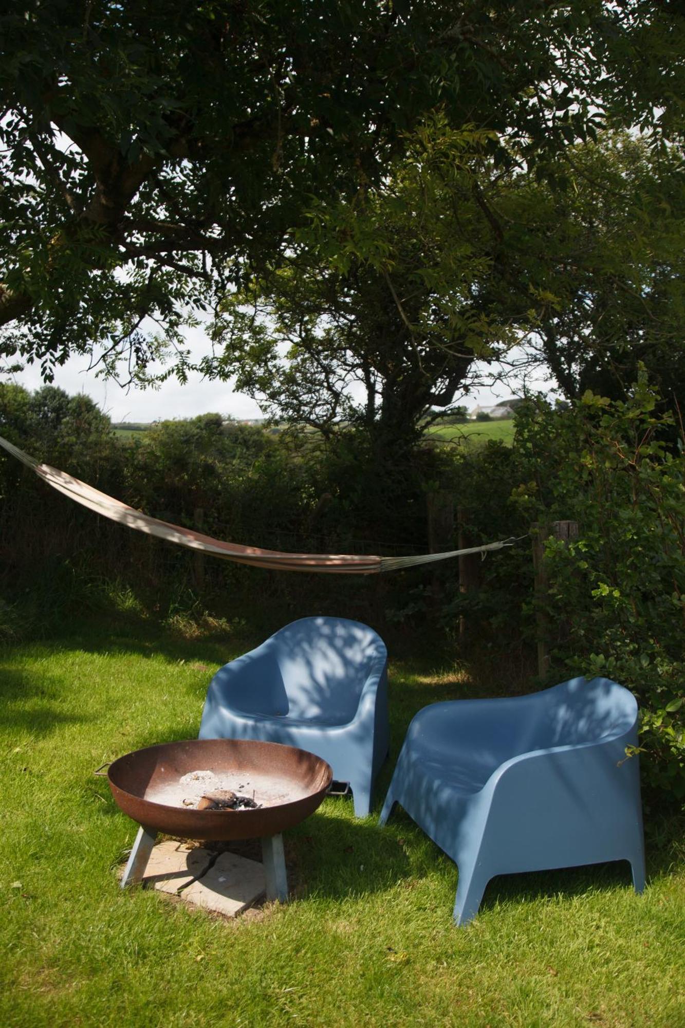 Luxury Shepherd'S Hut On Flower Farm With Outdoor Bath In Mid Cornwall Труро Экстерьер фото
